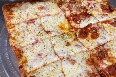 Italian chef brings New York style Sicilian pizza to We The Italians